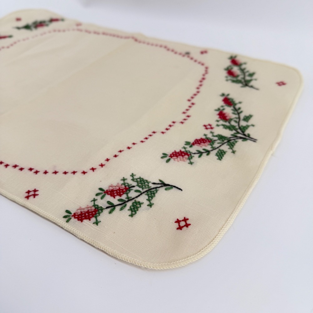 Vintage Cross Stitch Floral Embroidery Cream Place Mat Table Runner 16x11 - Picture 3 of 7